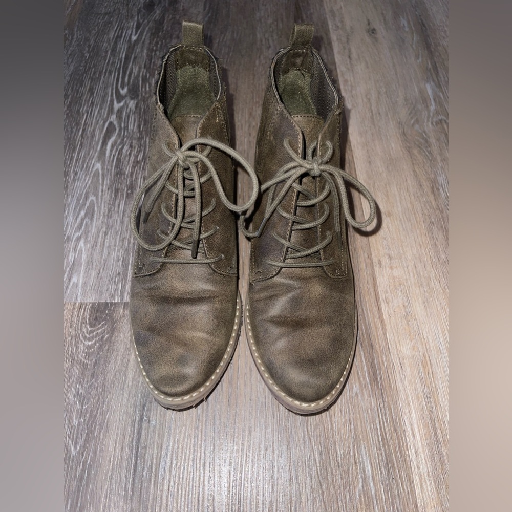 *2/$12* Report Booties. Army Green. Women’s Size 9